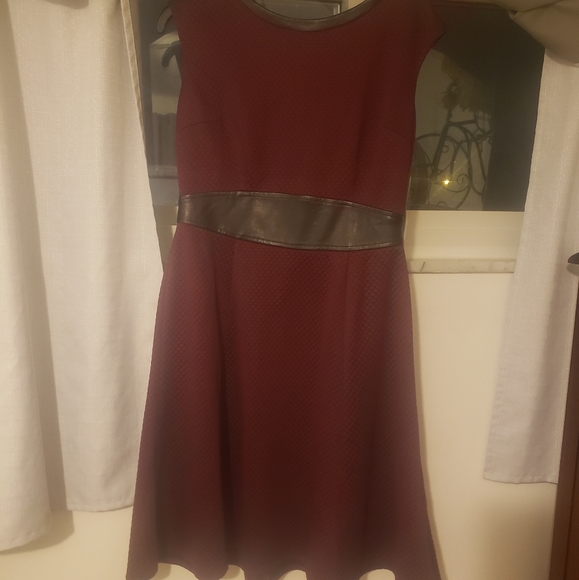 Dress - Picture 5 of 6